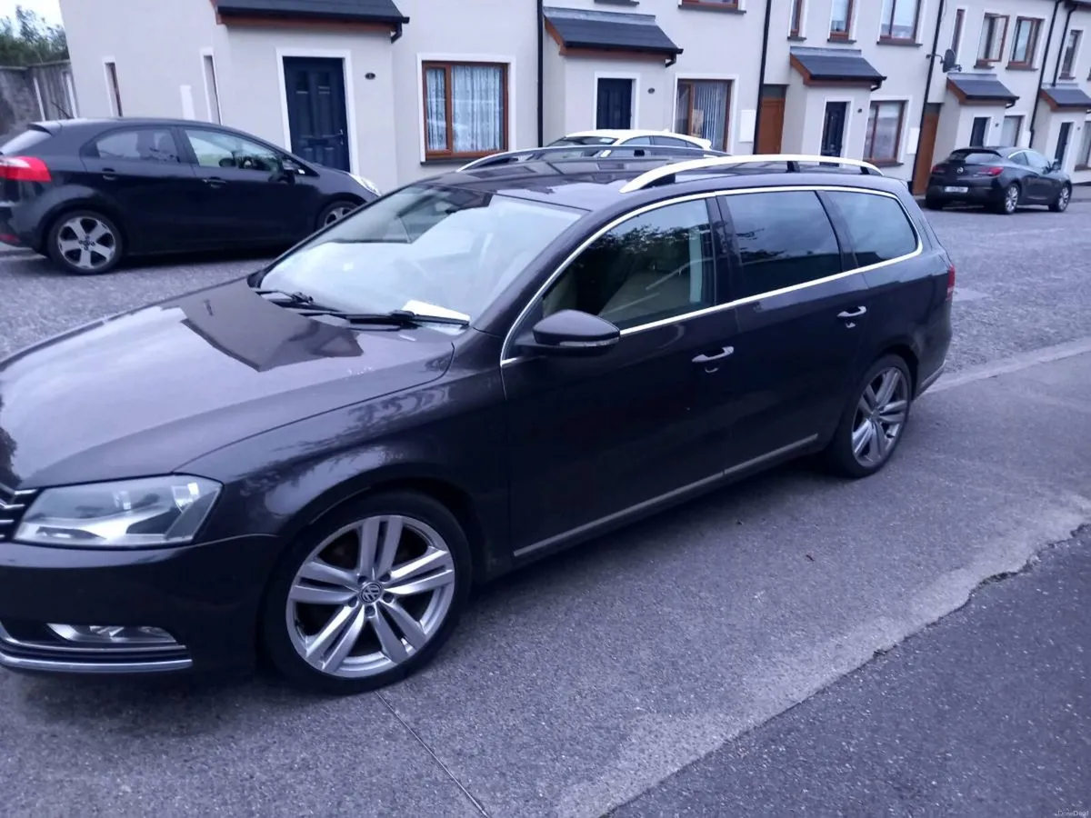 Volkswagen Passat - Image 2