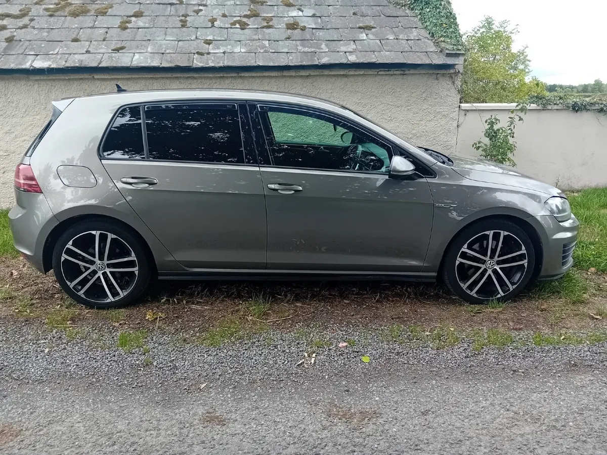 Volkswagen Golf 2015 - Image 2