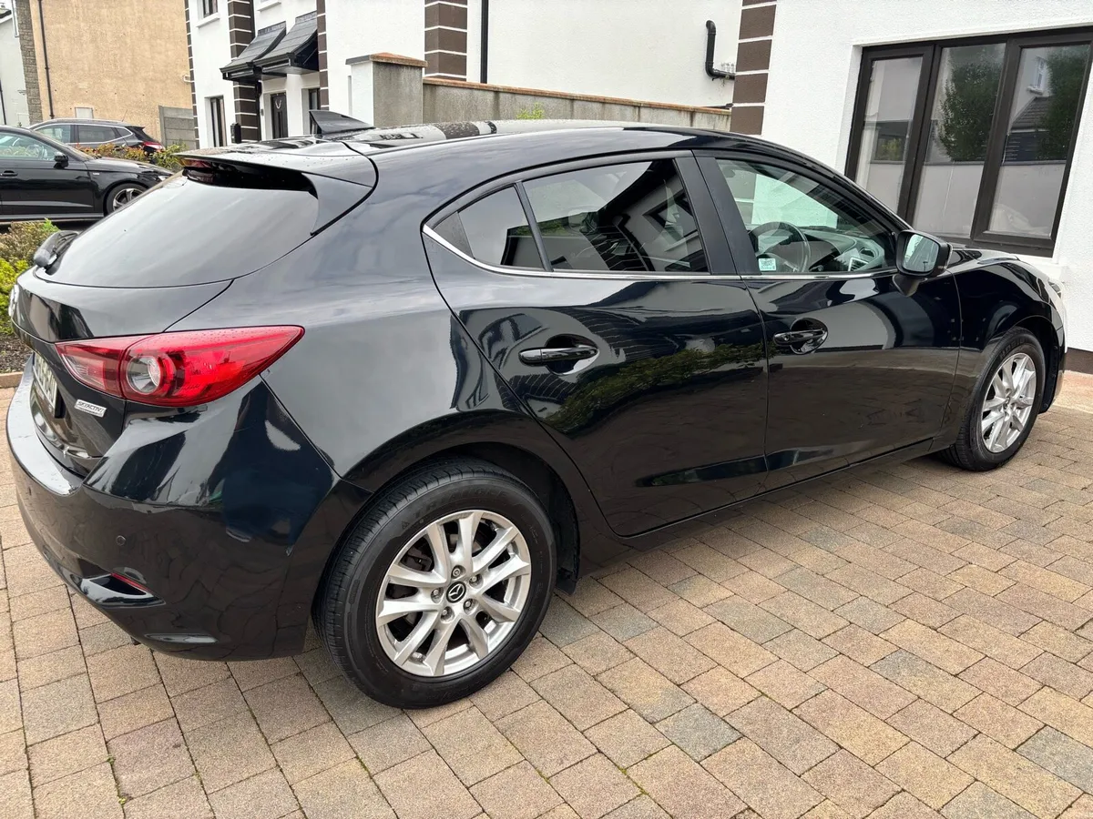 Mazda 3 - Image 3