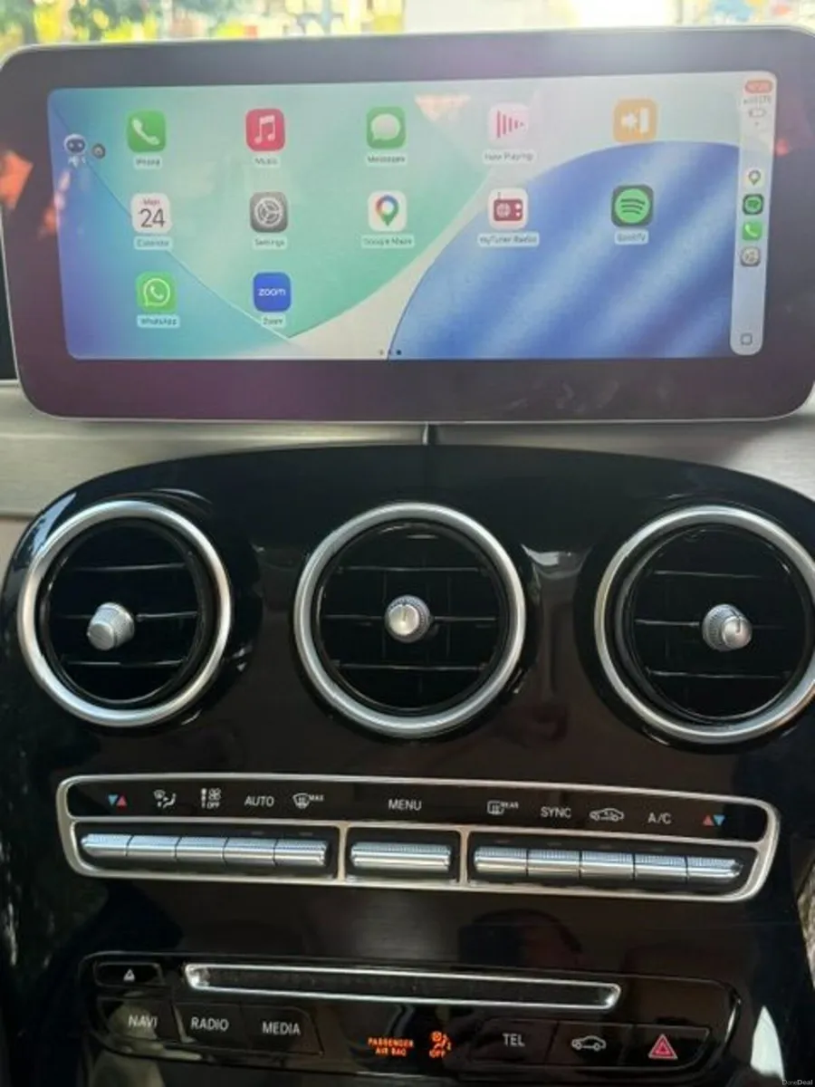 Mercedes-Benz C-Class 2018 - Image 2