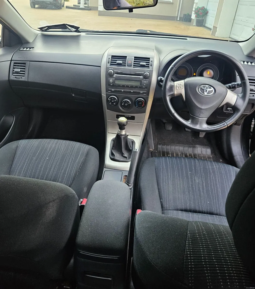 Toyota Corolla 2010 - Image 3