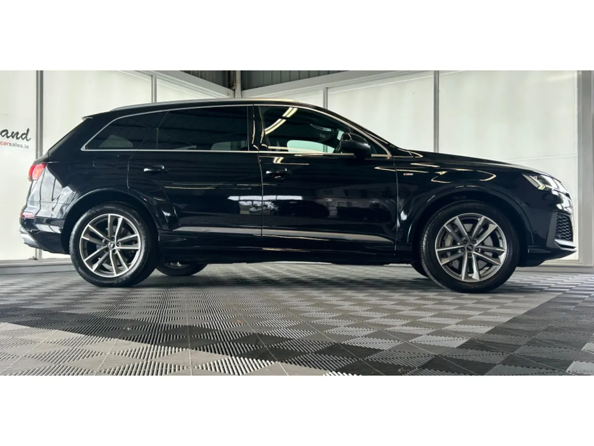 Audi Q7 3.0 *S LINE* 55 E QUATTRO 381PS 5 - Image 3