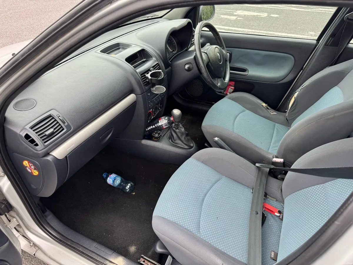 Renault Clio - Image 4