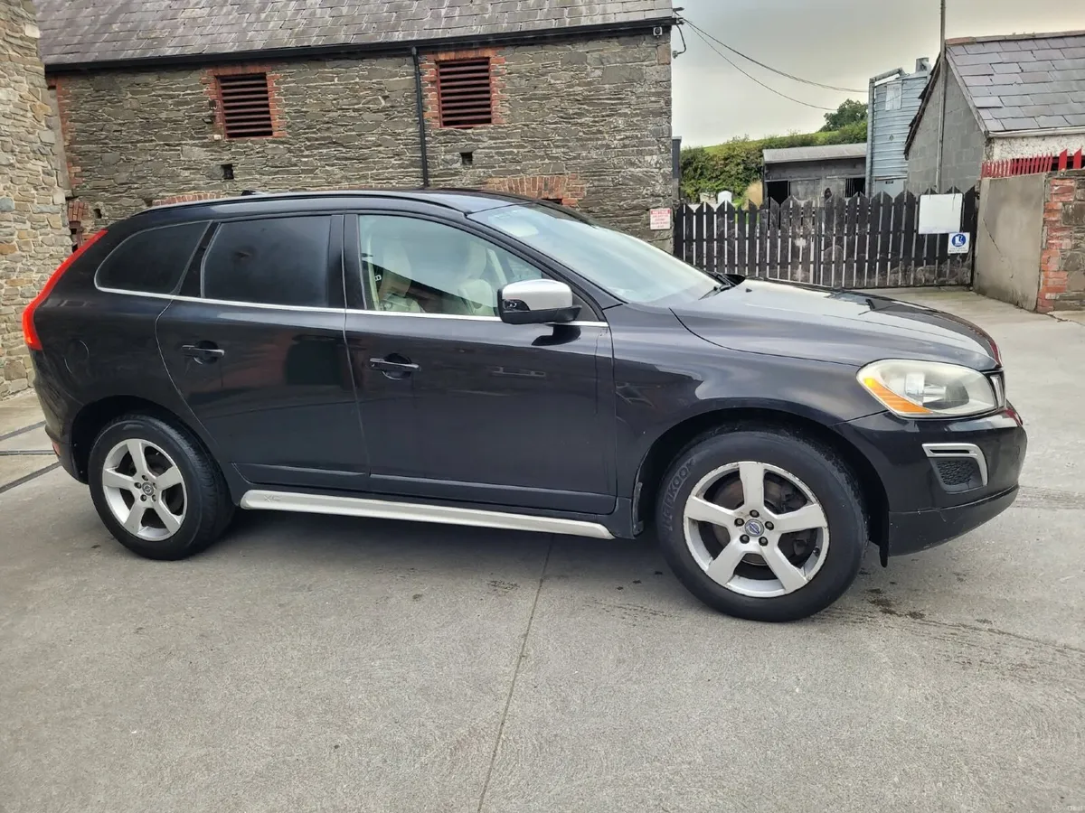 Volvo XC60 R Design Auto Diesel - Image 3