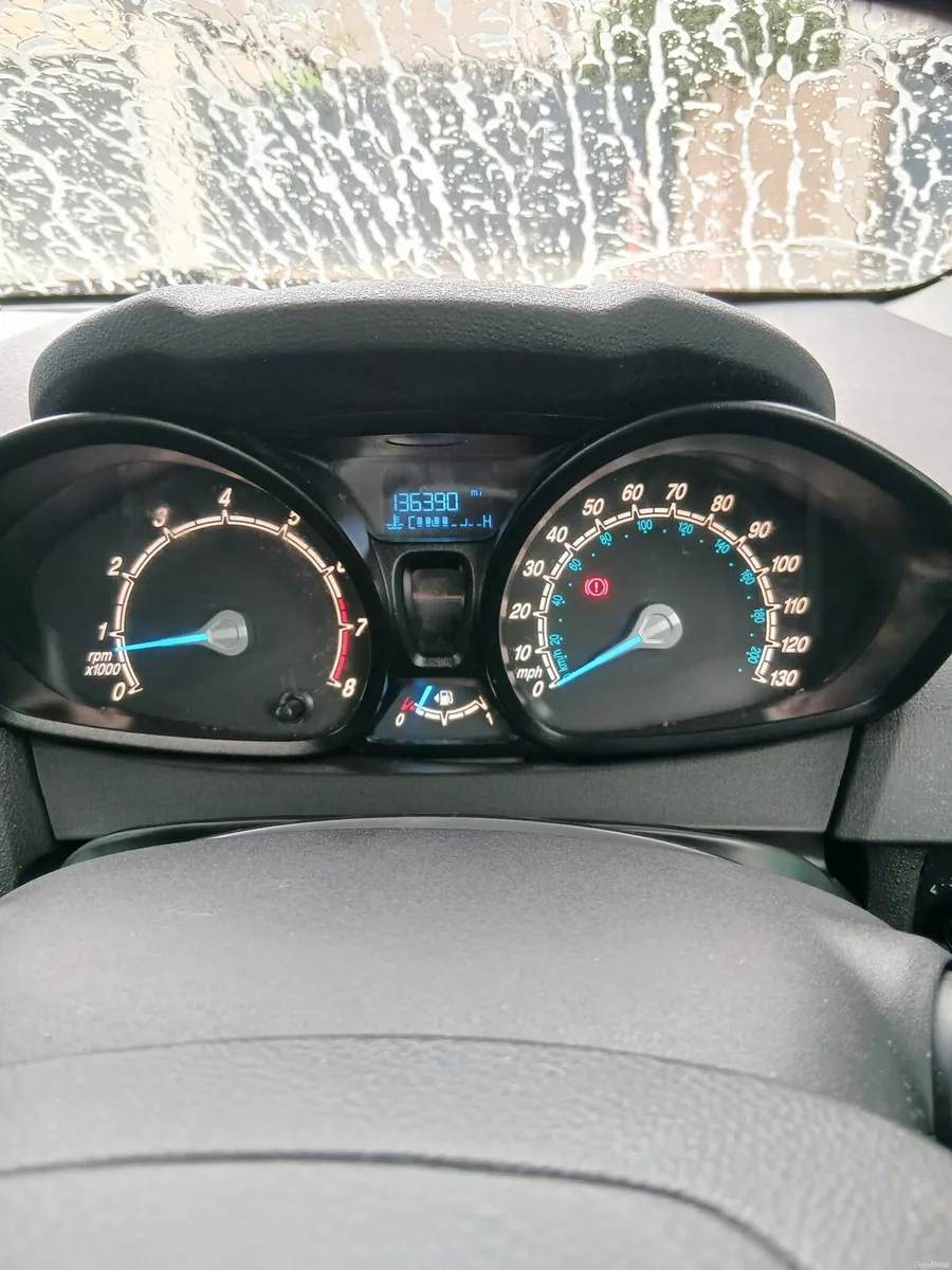 2015 Ford Fiesta nct 11/2027 tax 02/2027 - Image 5