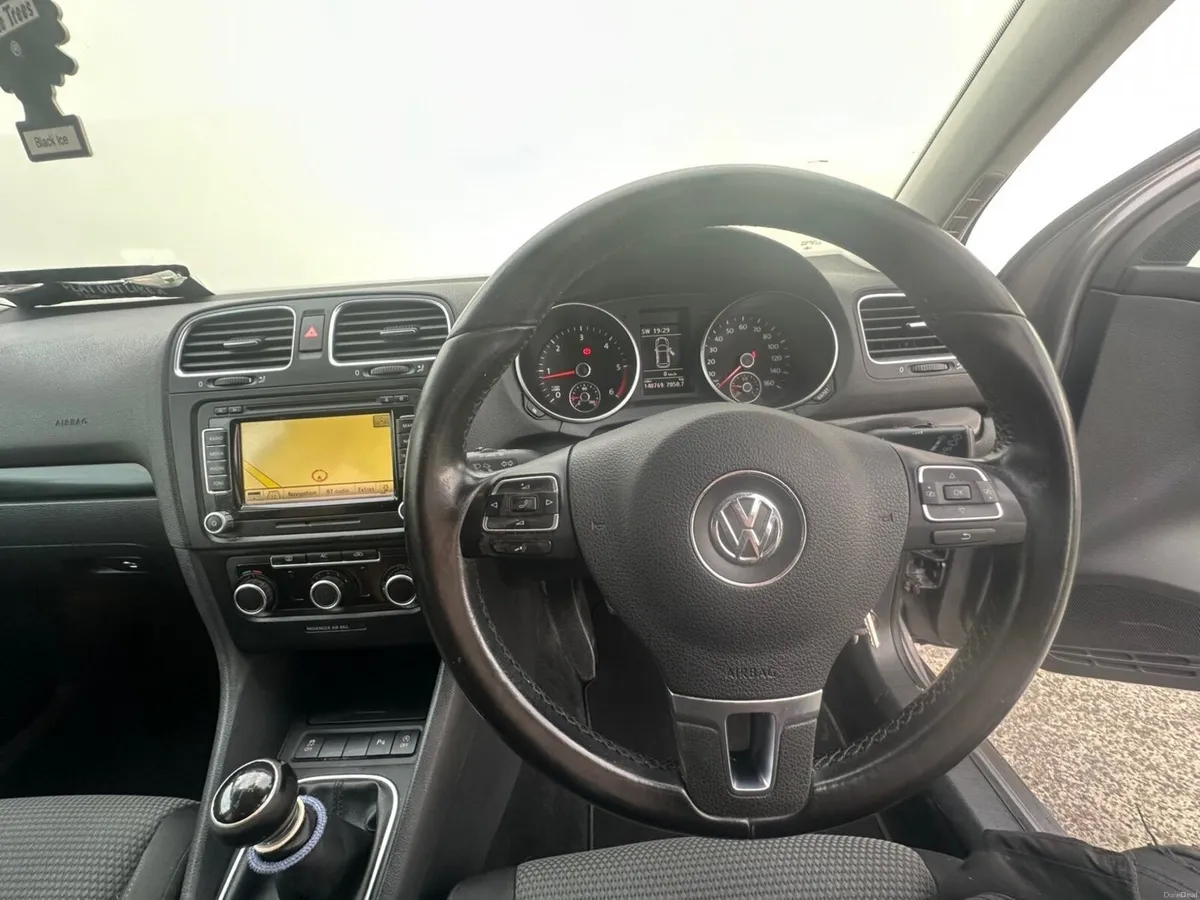 Volkswagen Golf 2012 - Image 4