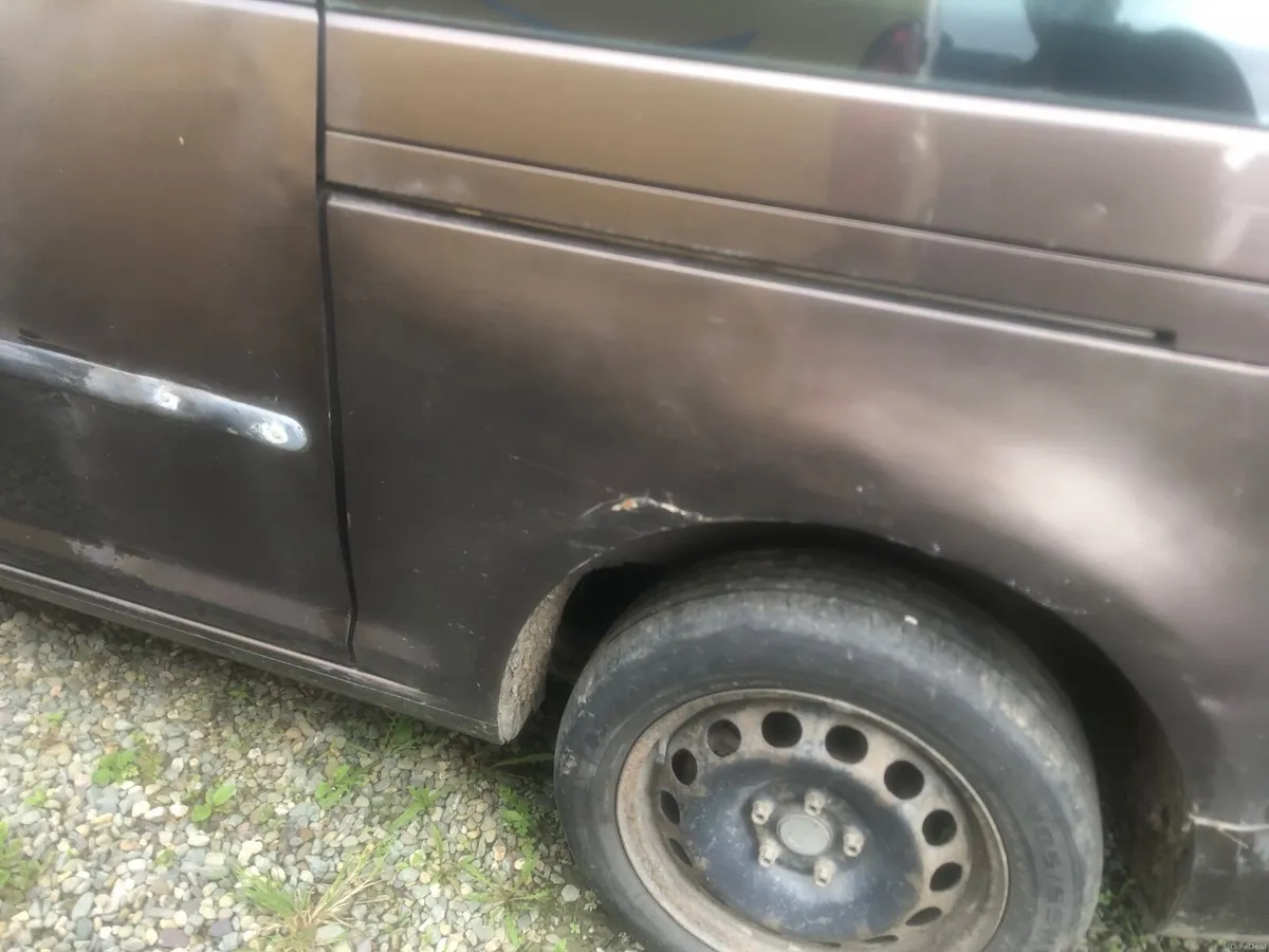 Volkswagen Caddy Maxi Life 2012 - Image 1