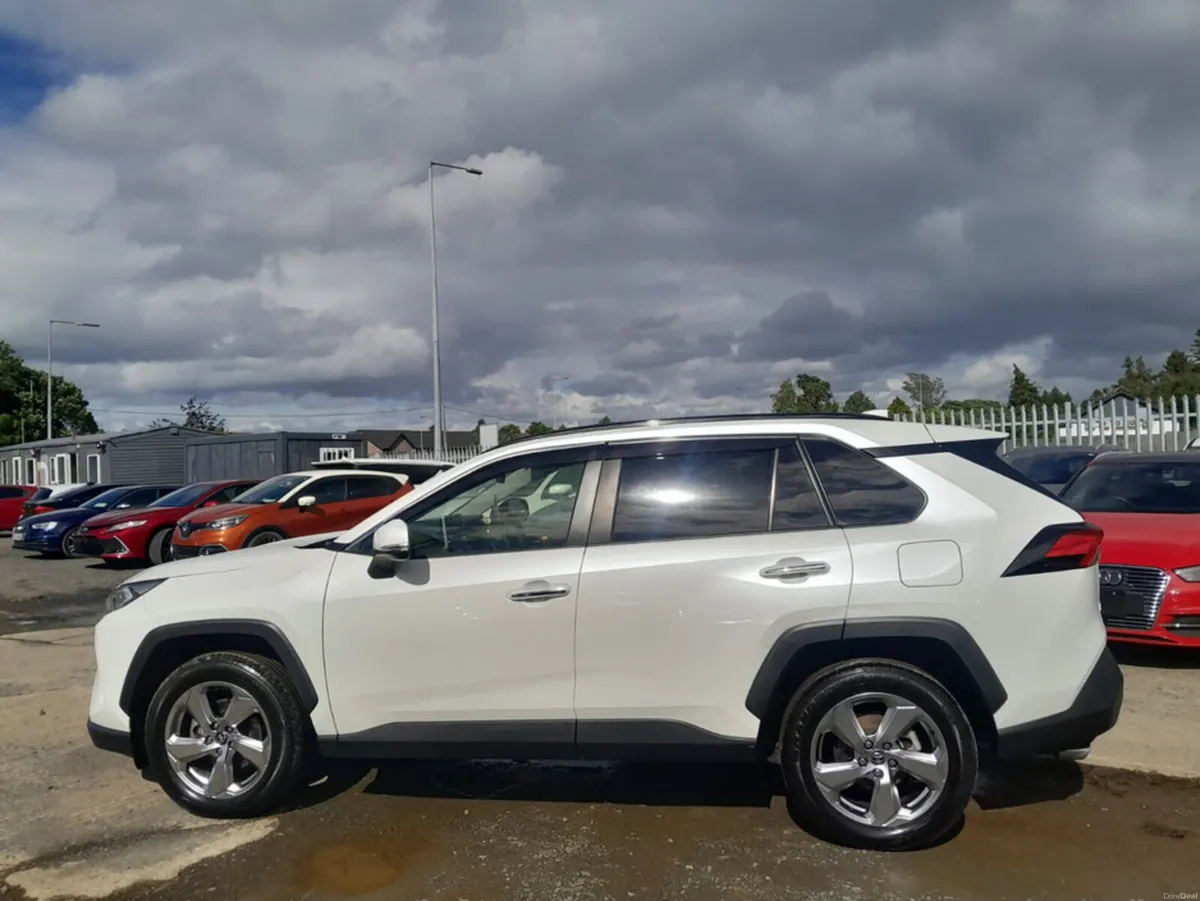 Toyota RAV4 4WD HYBRID G Package - Automatic - Low - Image 5