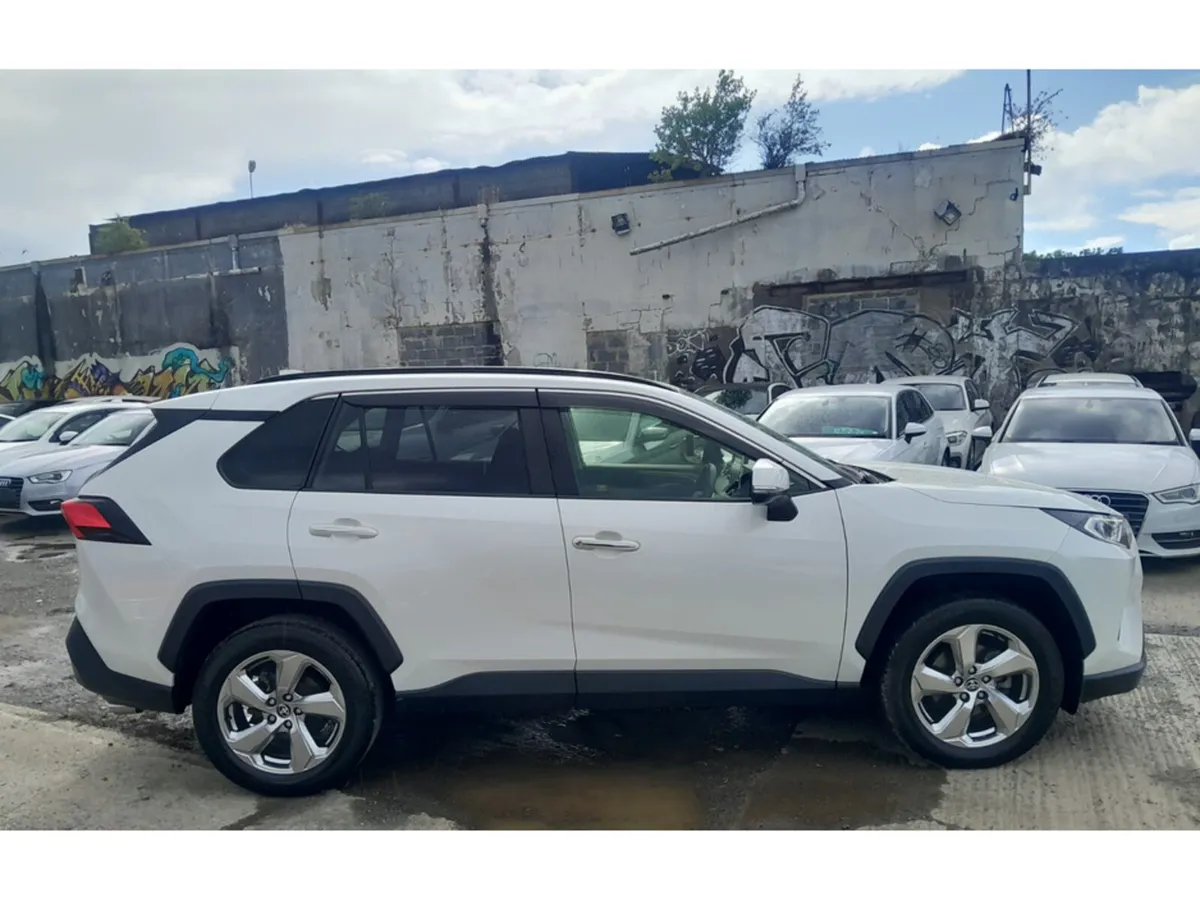 Toyota RAV4 4WD HYBRID G Package - Automatic - Low - Image 6