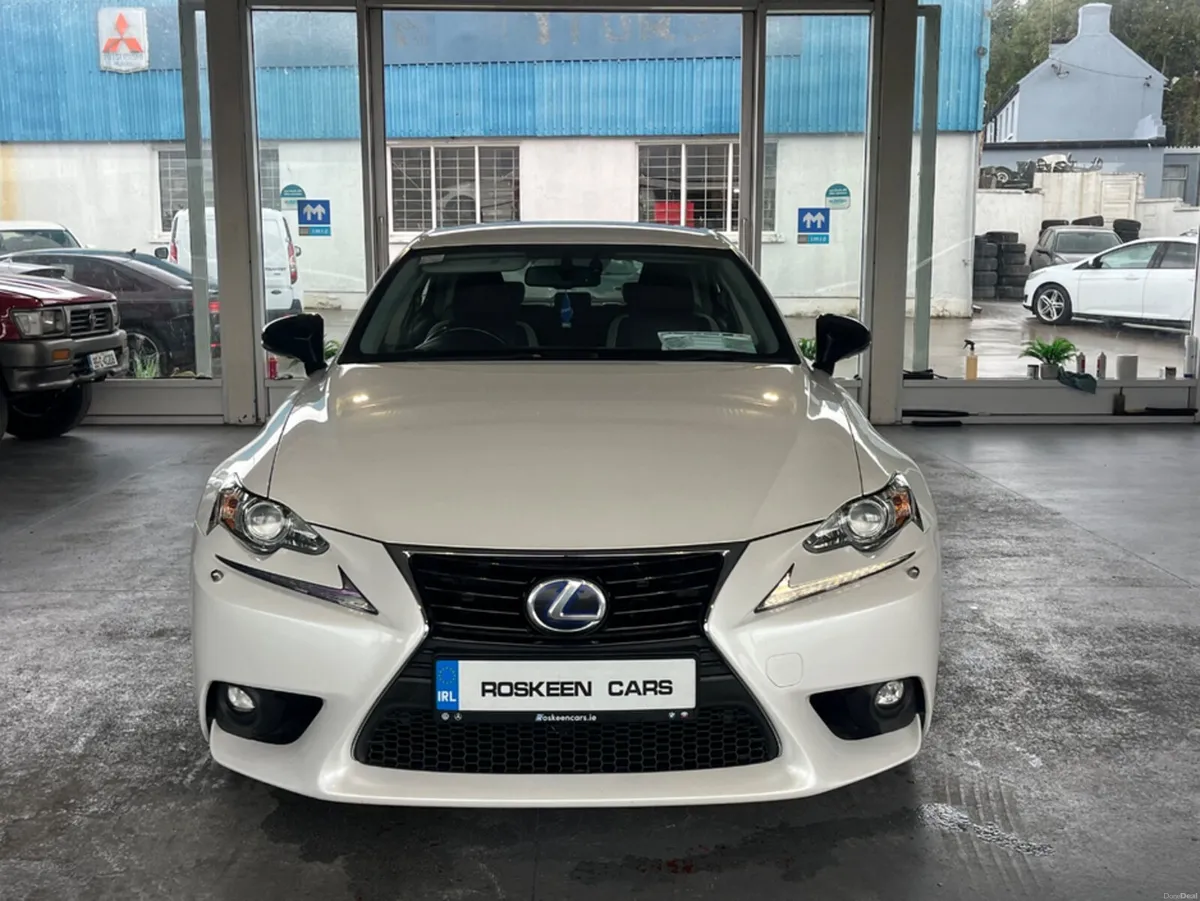 Lexus IS IS300 SPORT HYBRID 4DR AUTO - Image 2