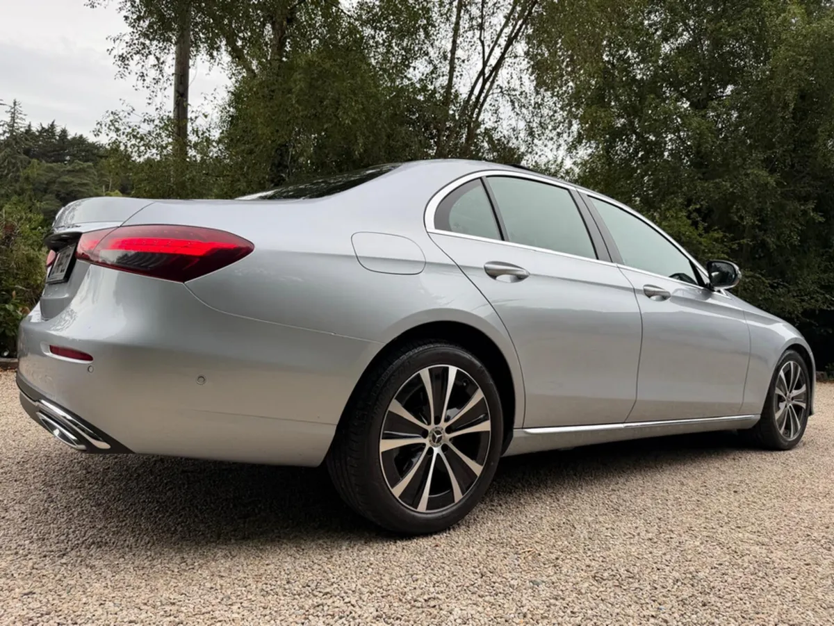 Mercedes-Benz E-Class E220 D *Panoramic Sunroof…Im - Image 4
