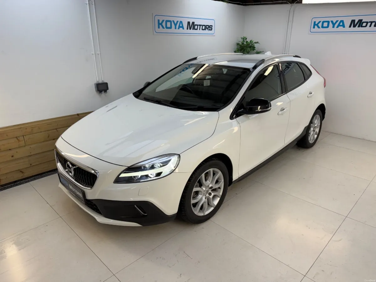 Volvo V40 2.0 D4 CROSS COUNTRY SE LUXURY DIESEL 19 - Image 2