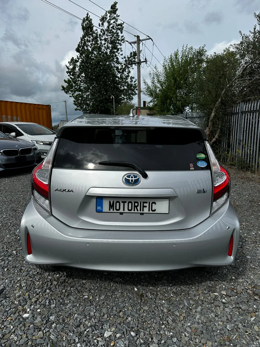 Toyota Aqua 2019 | low miles | warranty - Image 6