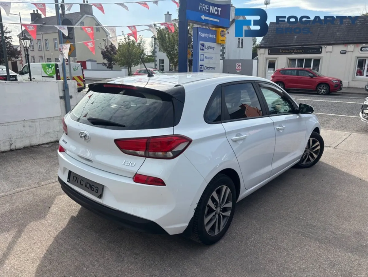 Hyundai i30 2017, I 30 DELUXE 5DR - Image 5