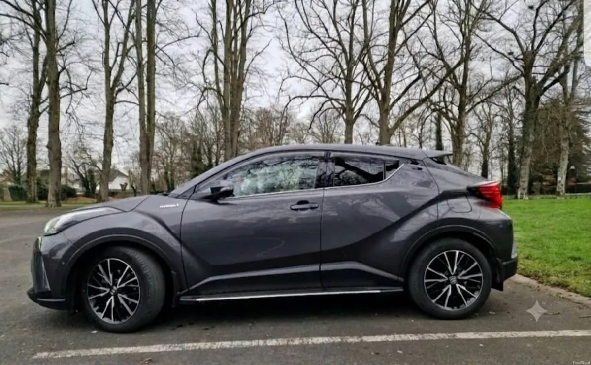 Toyota C-HR SOL  2020 - Image 1