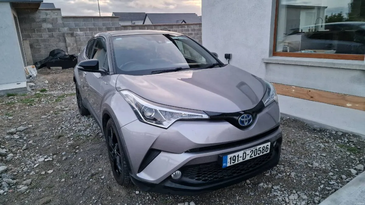 Toyota C-HR Luna Sport 1.8 Hybrid Automatic – High - Image 5