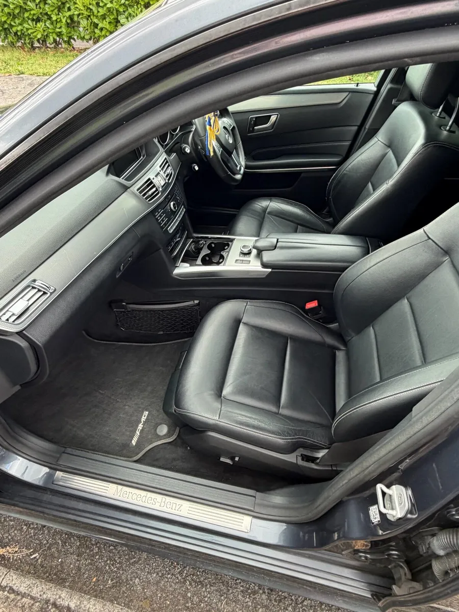 Mercedes Benz E250 - Image 4