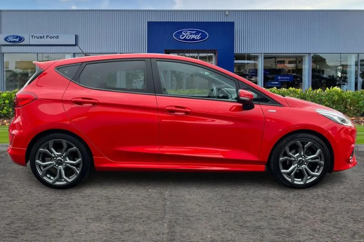 Ford Fiesta 1.0 EcoBoost Hybrid mHEV 125 ST-Line E - Image 3