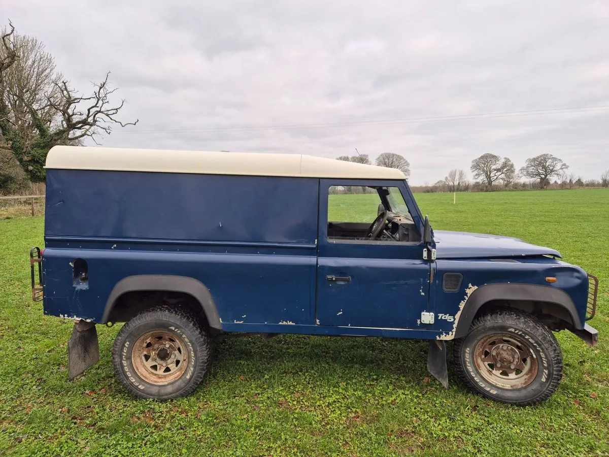 Land Rover Defender 2000 - Image 5