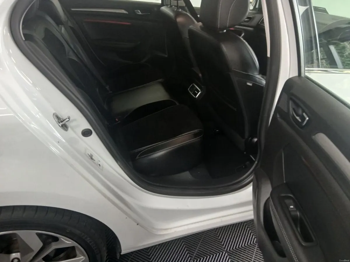 Renault Megane 1.5 DCI Dynamique NAV 110BHP - Image 6