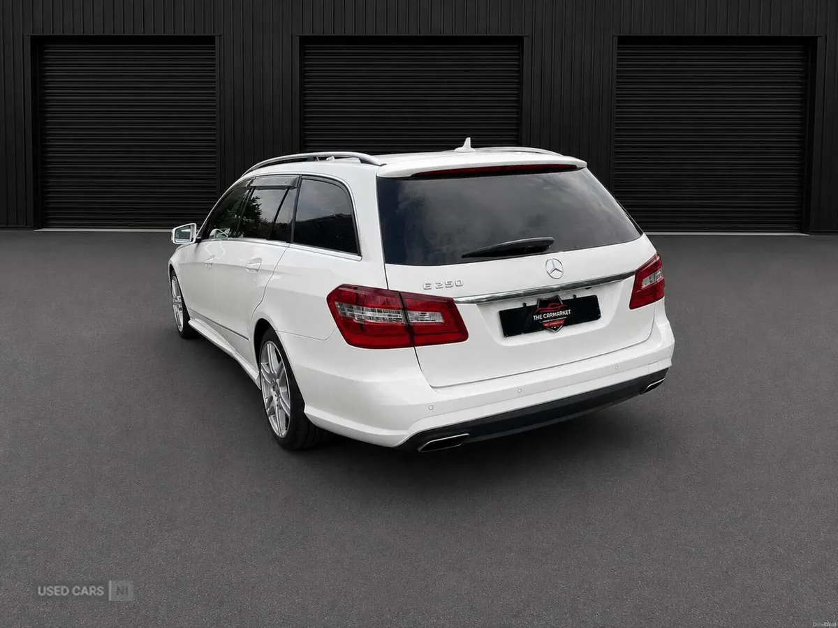 Mercedes-Benz E-Class 1.8 E250 BlueEFFICIENCY Avan - Image 3
