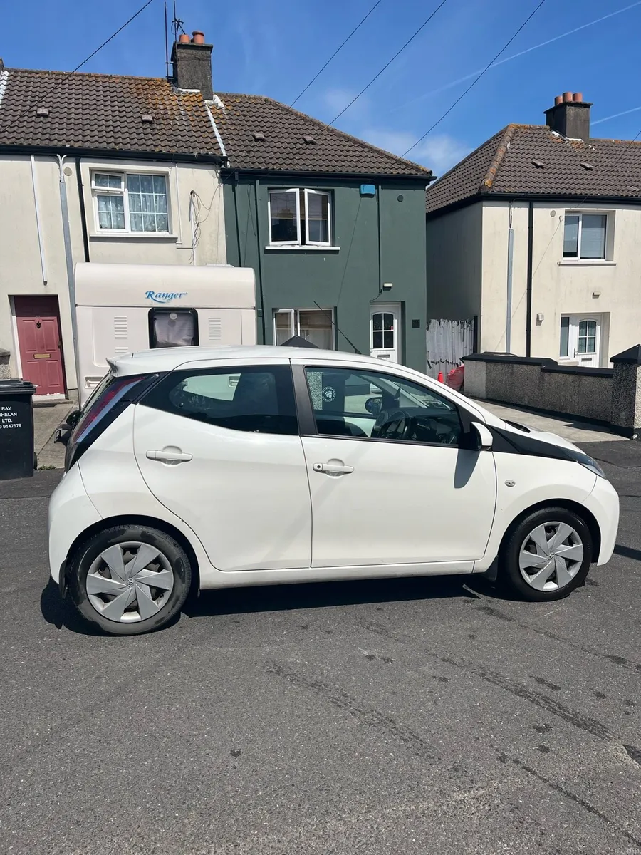 151 Toyota Aygo - Image 2