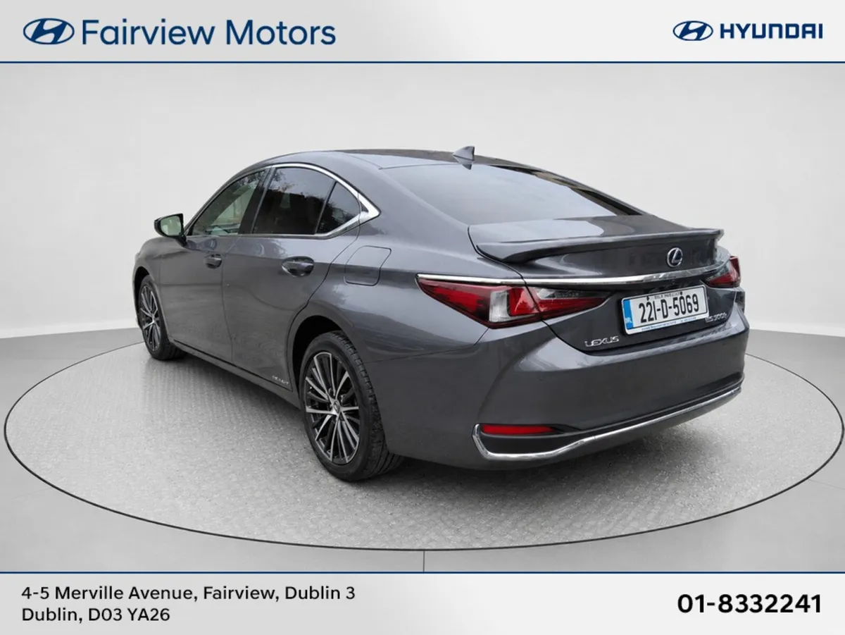Lexus ES DYNAMICS HYBRID - Image 3