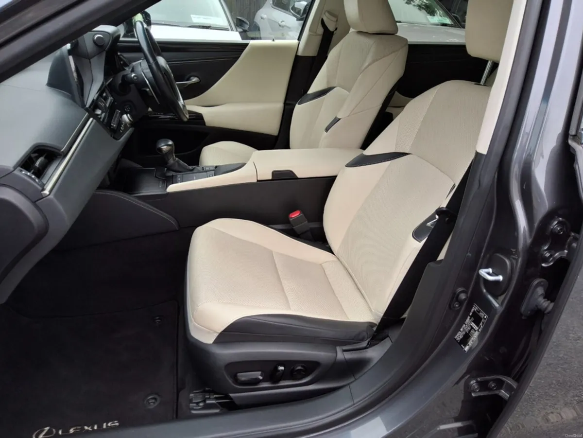 Lexus ES DYNAMICS HYBRID - Image 6