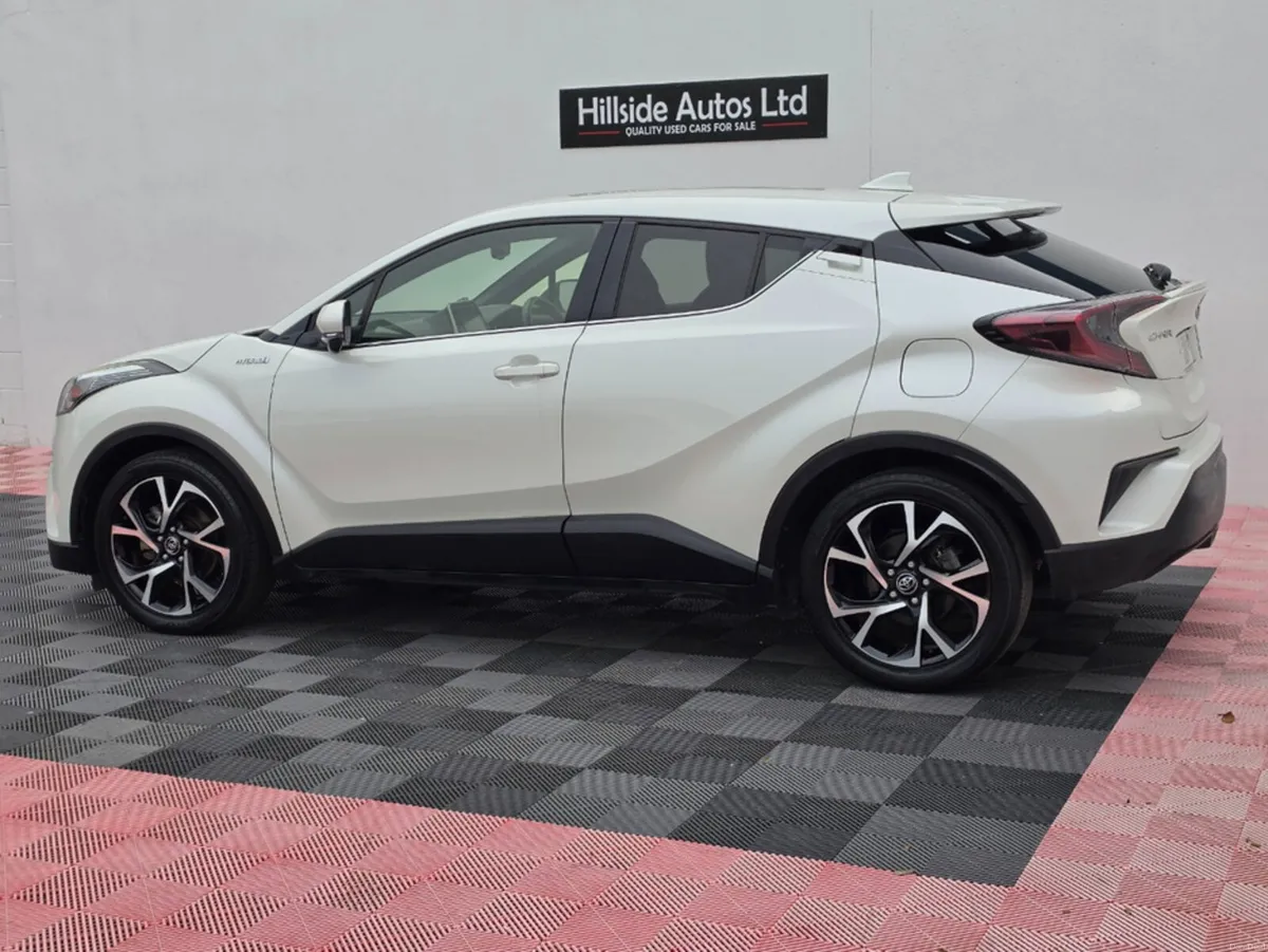 Toyota C-HR G-LED EDITION 1.8 PETROL HYBRID AUTOMA - Image 6