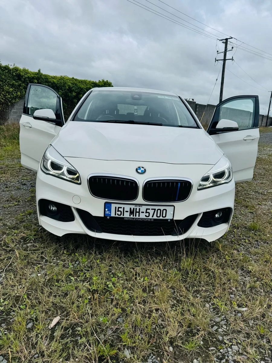 BMW series 2 (216d) - Image 1