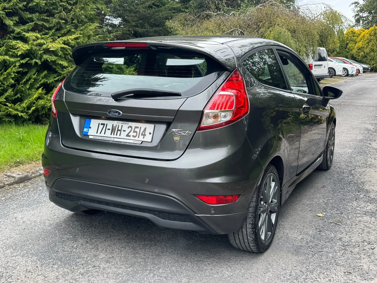 17 Ford Fiesta 1.5tdci ST-LINE - Image 4