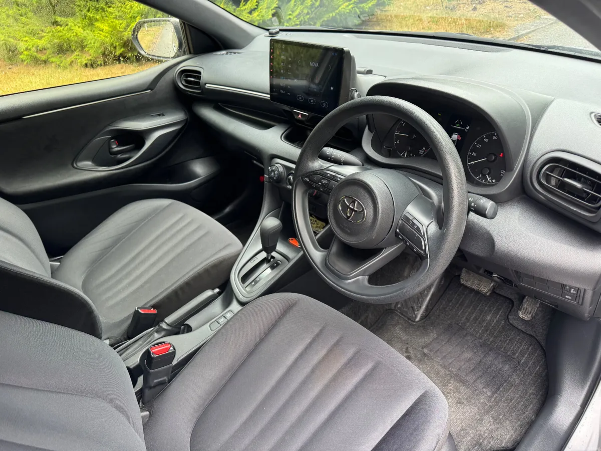23 Toyota Yaris 1.0 Auomatic - Image 6