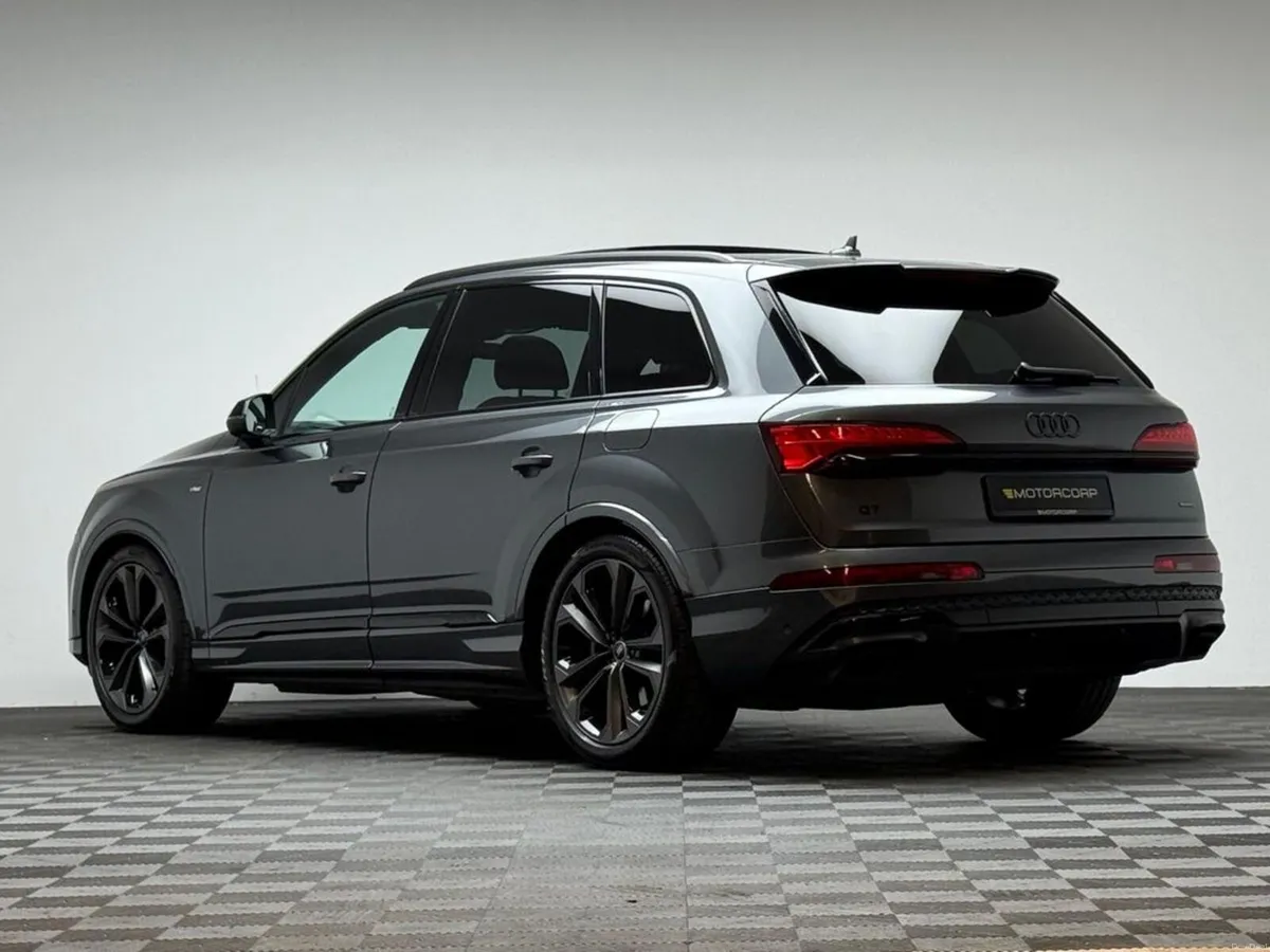 Audi Q7 S LINE BLK ED 55 TFSI E QUATTRO - Image 5