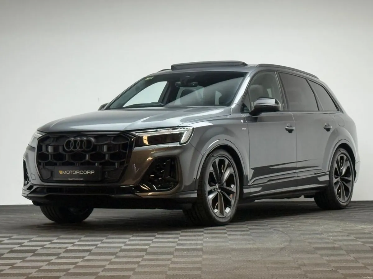 Audi Q7 S LINE BLK ED 55 TFSI E QUATTRO - Image 3