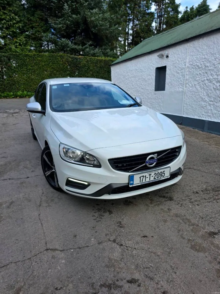 Volvo S60 D2 R Design - Image 4
