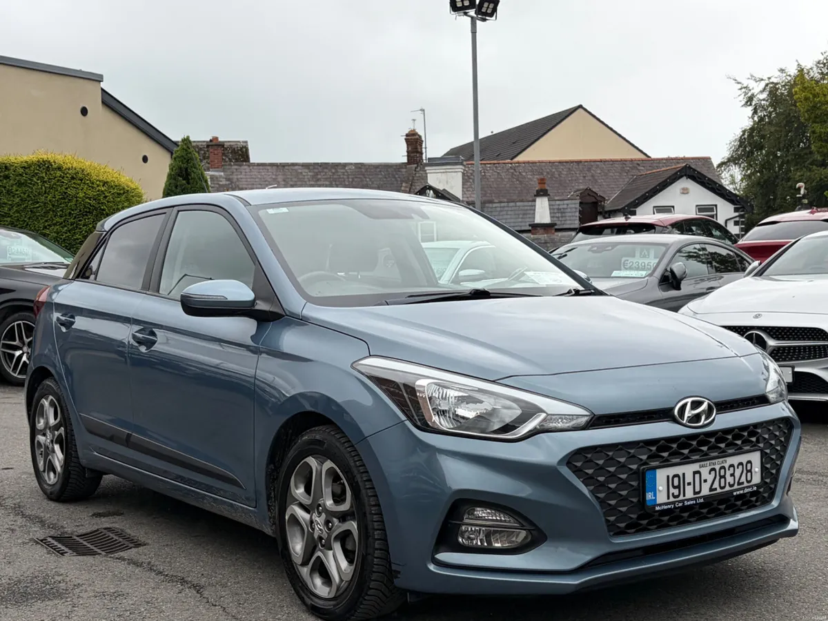 191 Hyundai i20 Deluxe 1.2 Petrol *Low Kils* - Image 3