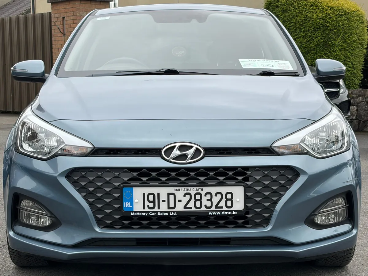 191 Hyundai i20 Deluxe 1.2 Petrol *Low Kils* - Image 2