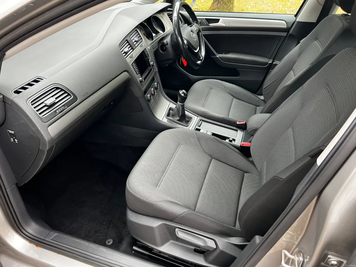 2015 Volkswagen Golf 1.6L TDi Comfortline - Image 4