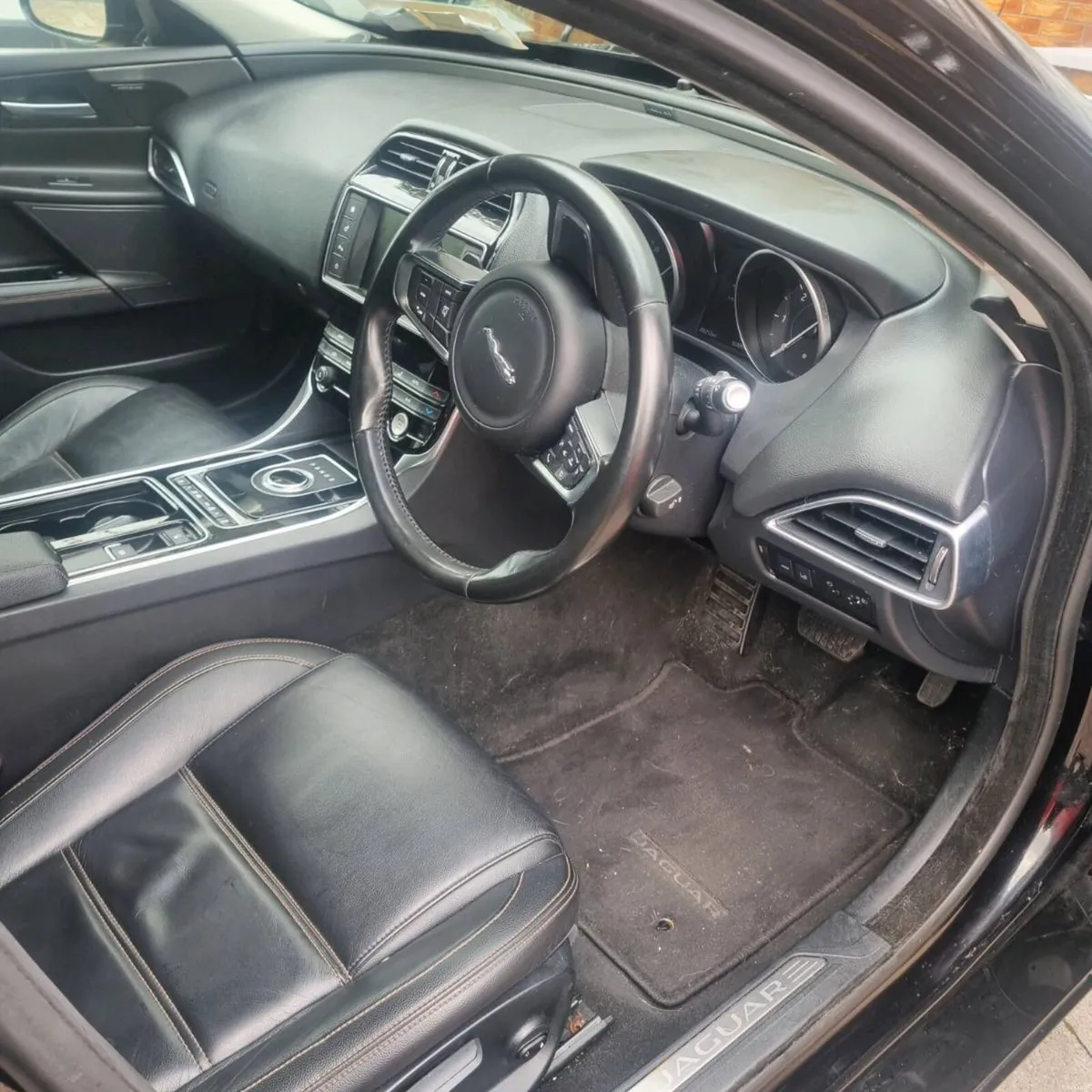 Jaguar XE 2018 - Image 4