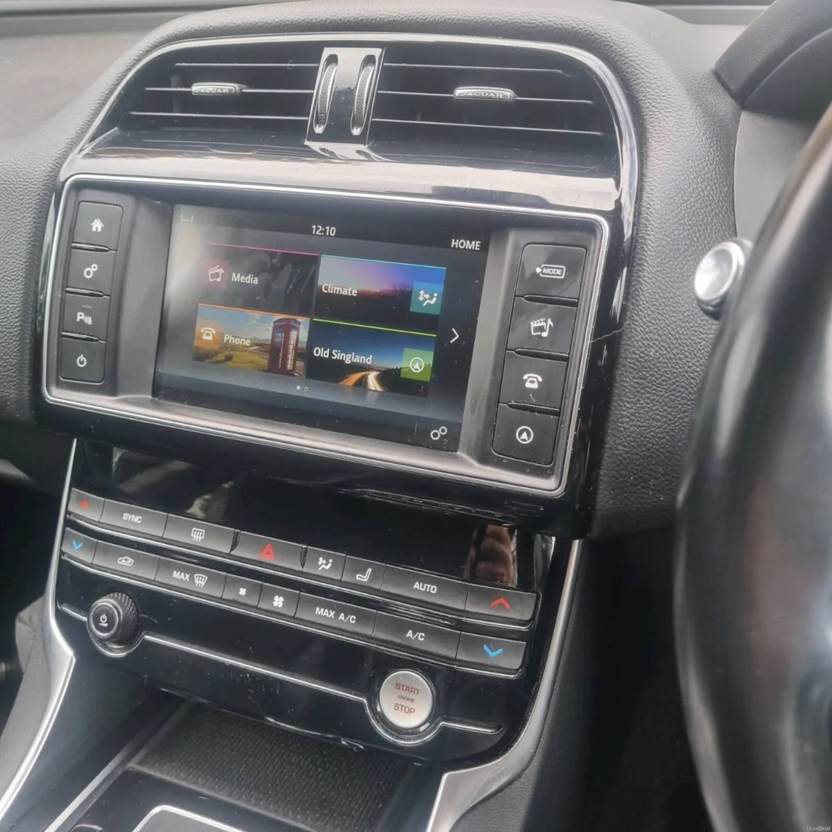 Jaguar XE 2018 - Image 6