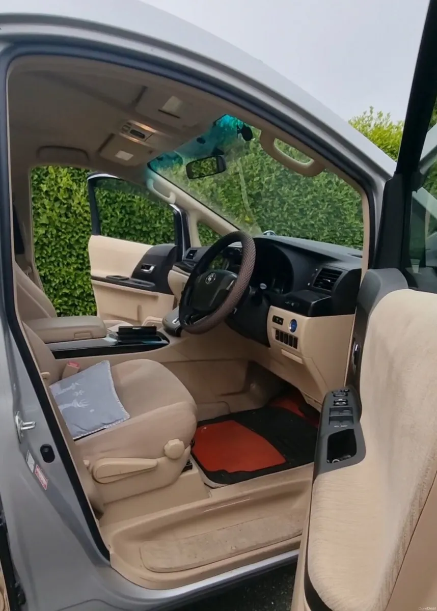 TOYOTA ALPHARD - Image 2