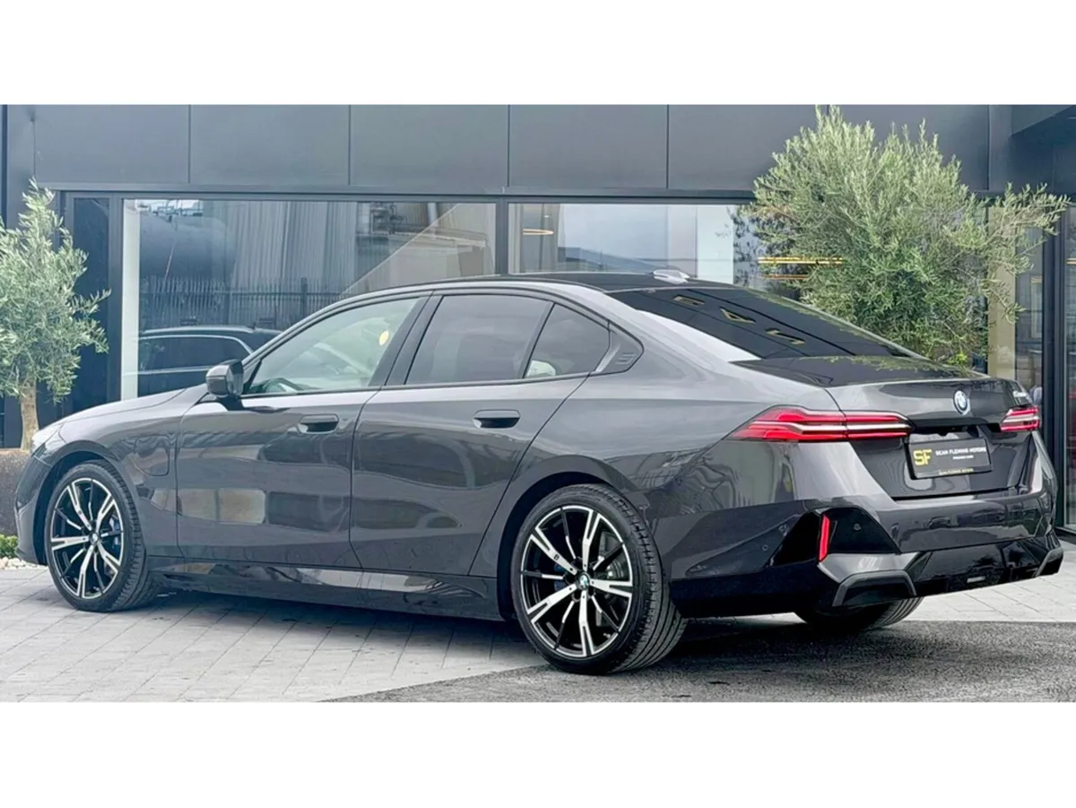 BMW 5-Series M SPORT AUTO - Image 3