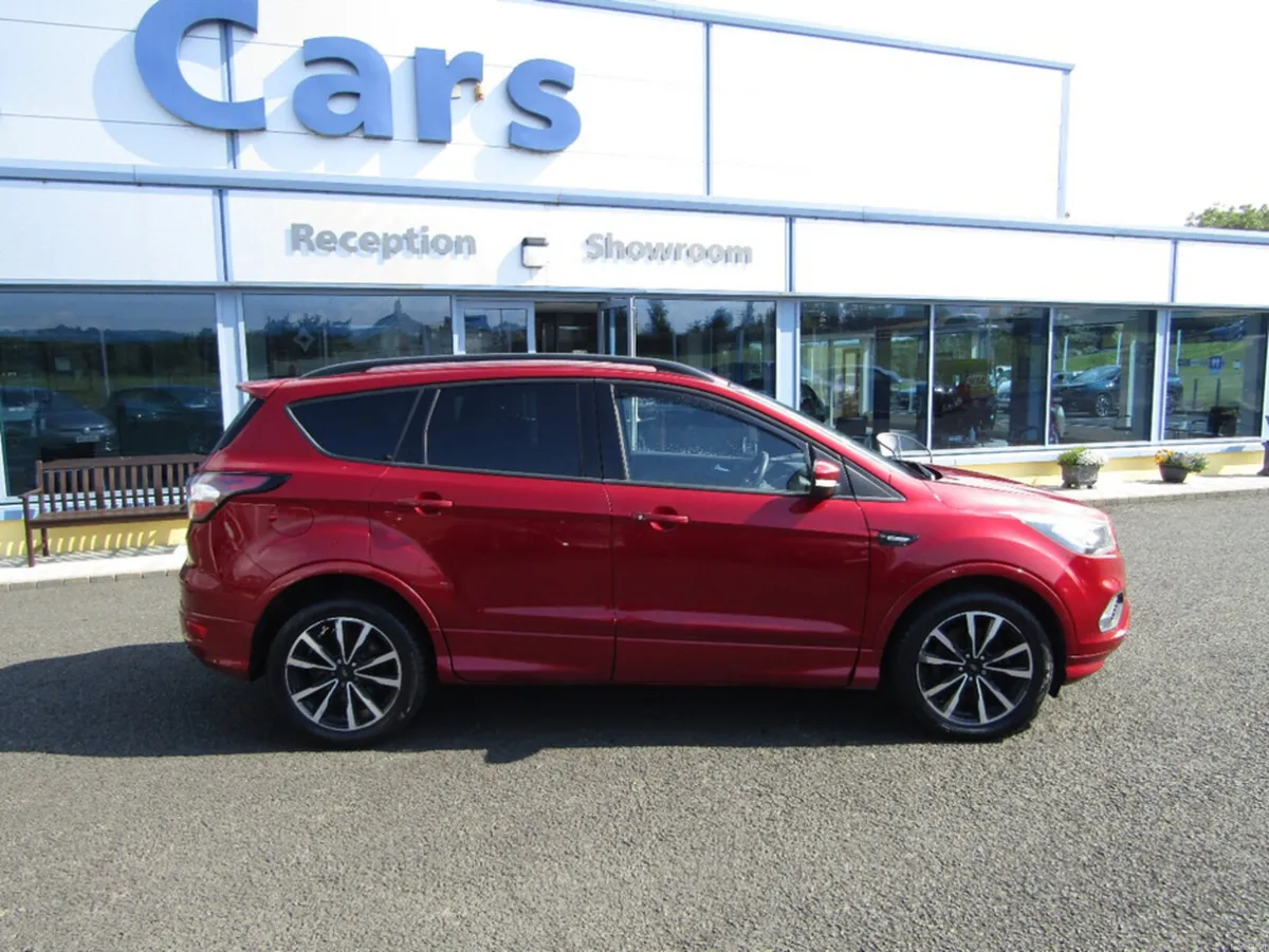 Ford Kuga 1.5 TDCI 120PS FW FWD 4DR ST-LINE - Image 3