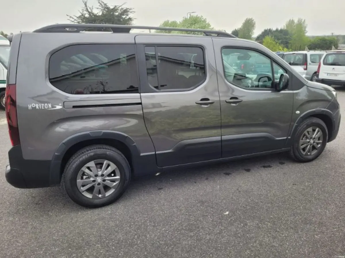 Wheelchair Accessible Taxi Peugeot Rifter - Image 6