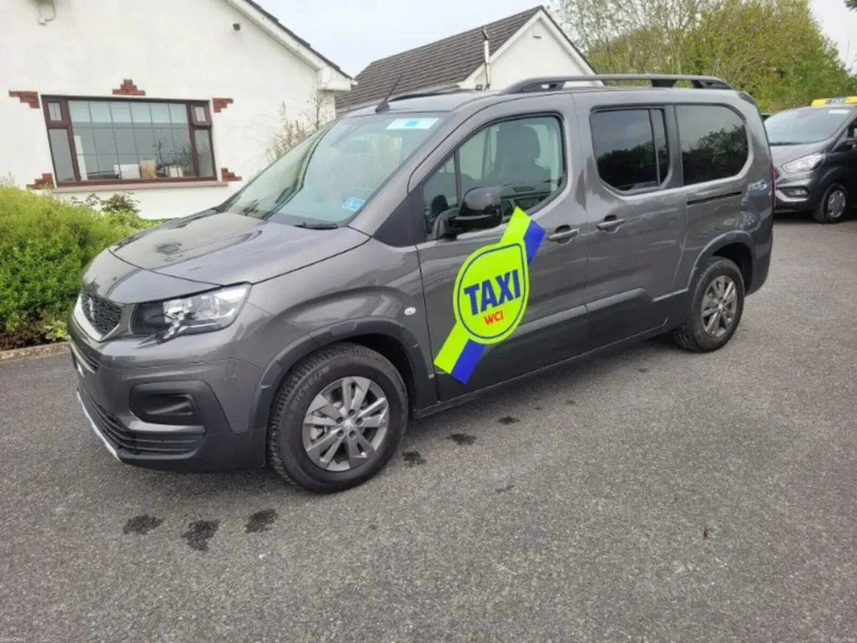 Wheelchair Accessible Taxi Peugeot Rifter - Image 5