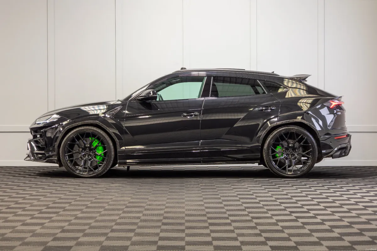 2021 Lamborghini Urus V8 - Image 3