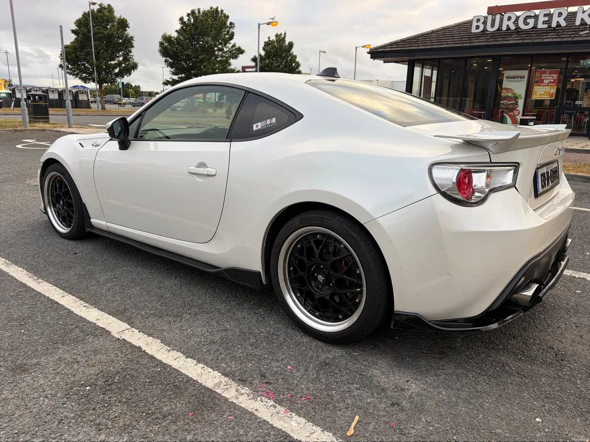 Toyota GT86 2013 Manual - Image 5