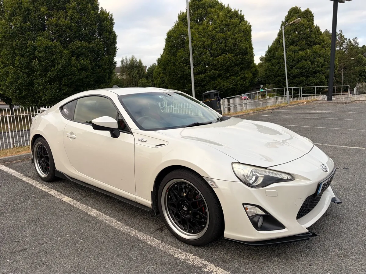 Toyota GT86 2013 Manual - Image 6