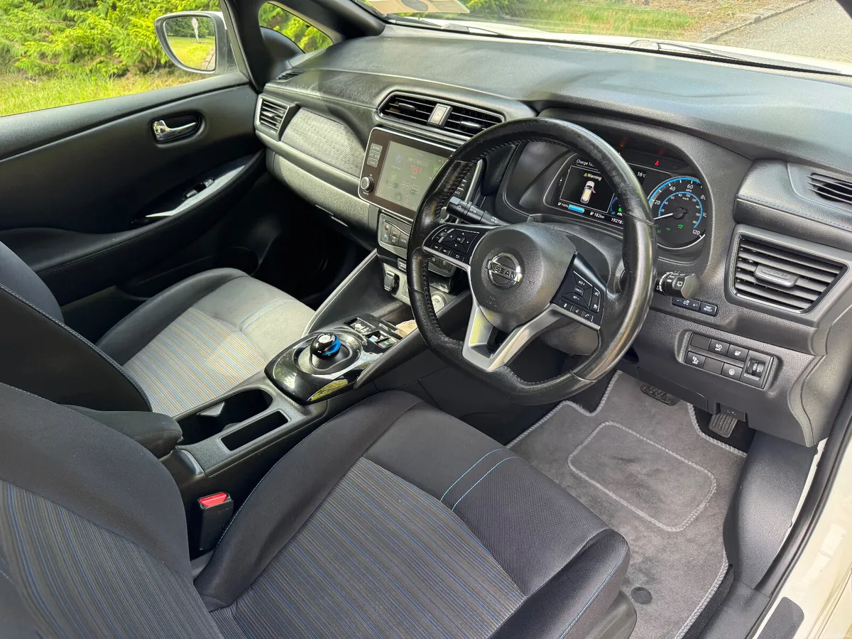 20 Nissan Leaf - Image 6