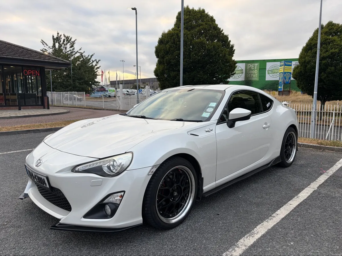 Toyota GT86 2013 Manual - Image 1